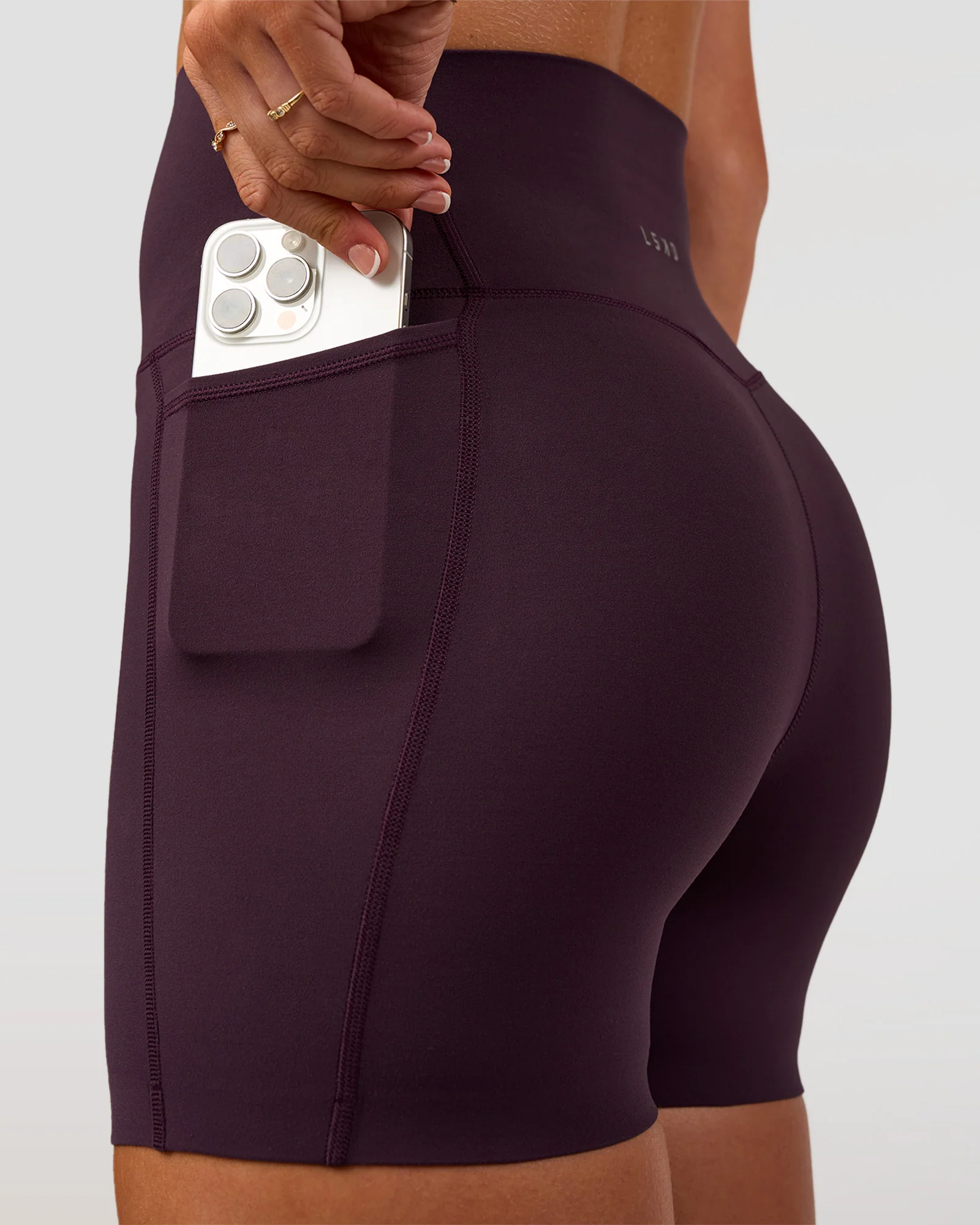 Elixir Ultra High-Rise 4" Short Pockets - Midnight Plum