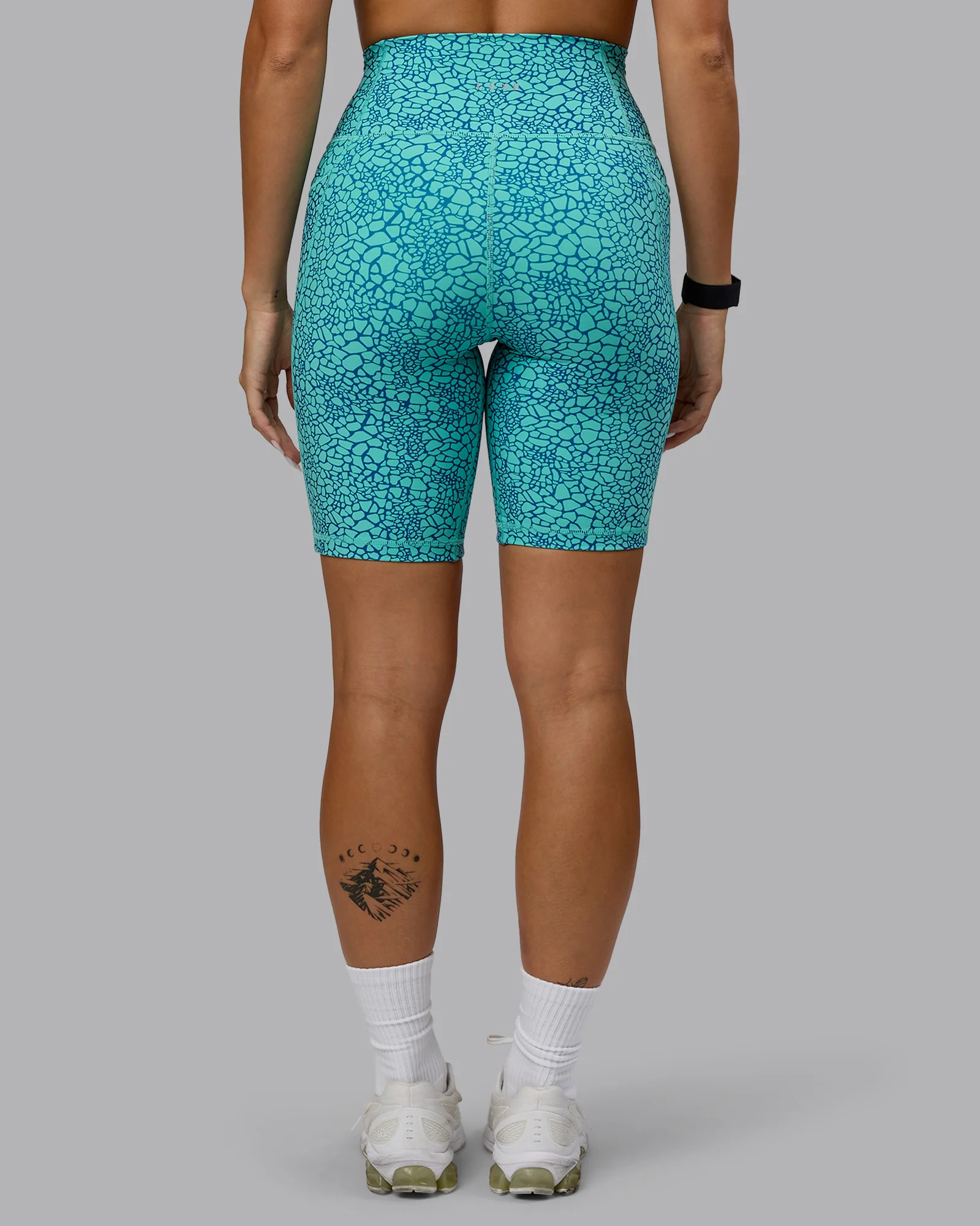 Fusion Ultra High-Rise 9" Short Pockets - Aquatic Awe Vitality Print - Image 4