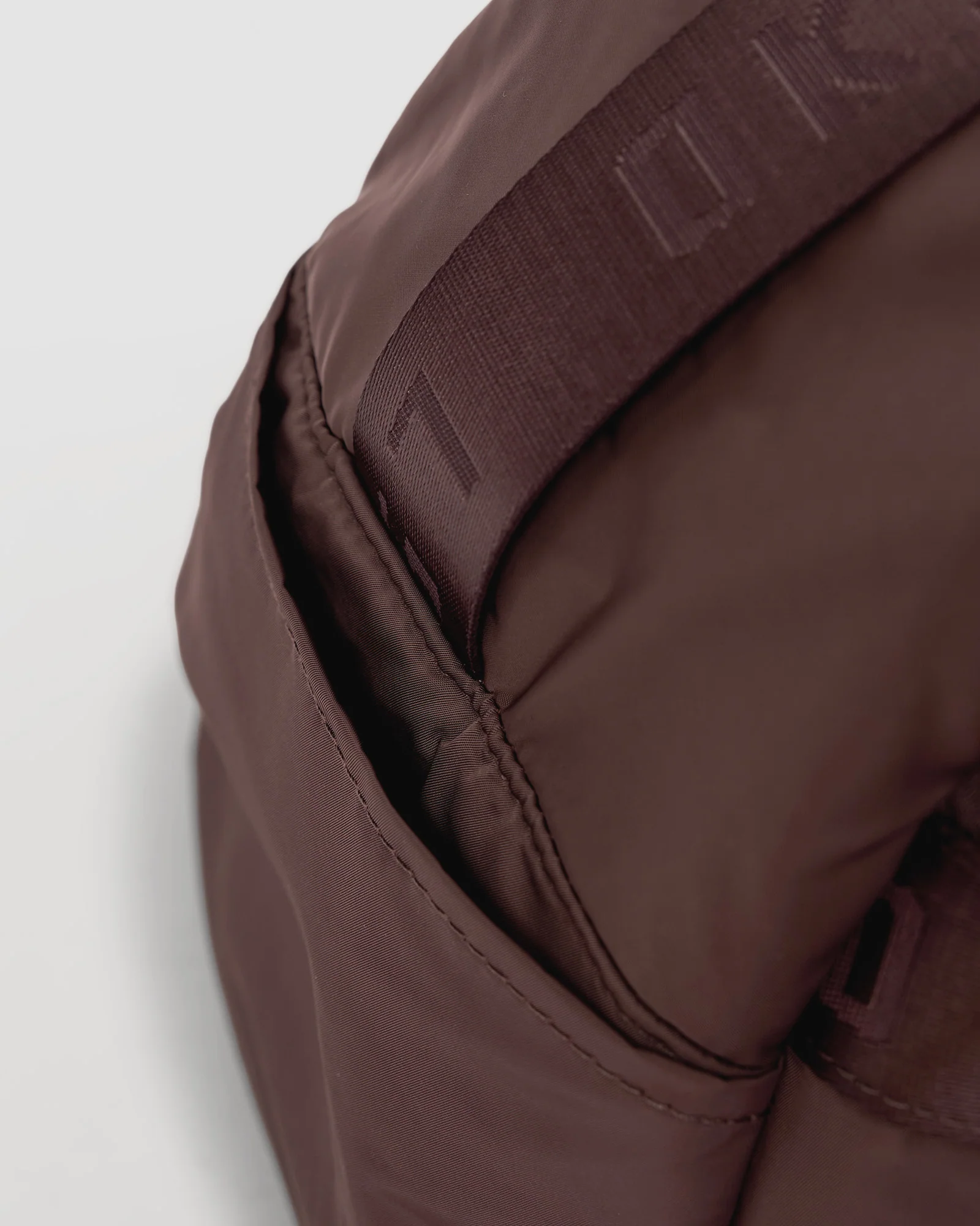 Go-To Duffle Bag - Cocoa Powder - Image 11