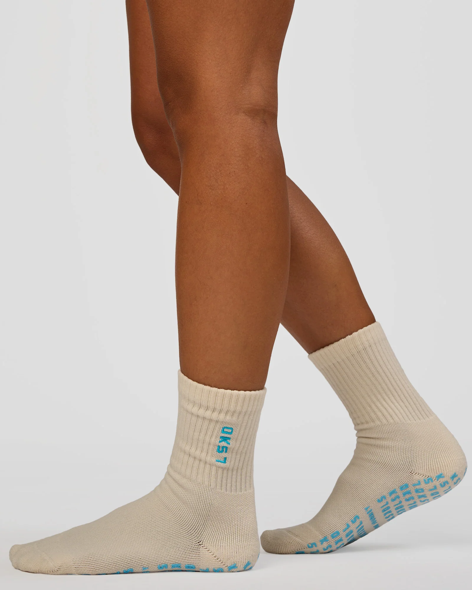 Signal Pilates Crew Grip Socks 2.0 - Off White-Baltic Sea